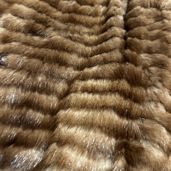 Luxurious Brown Faux Fur Coat - Picture 5 of 6